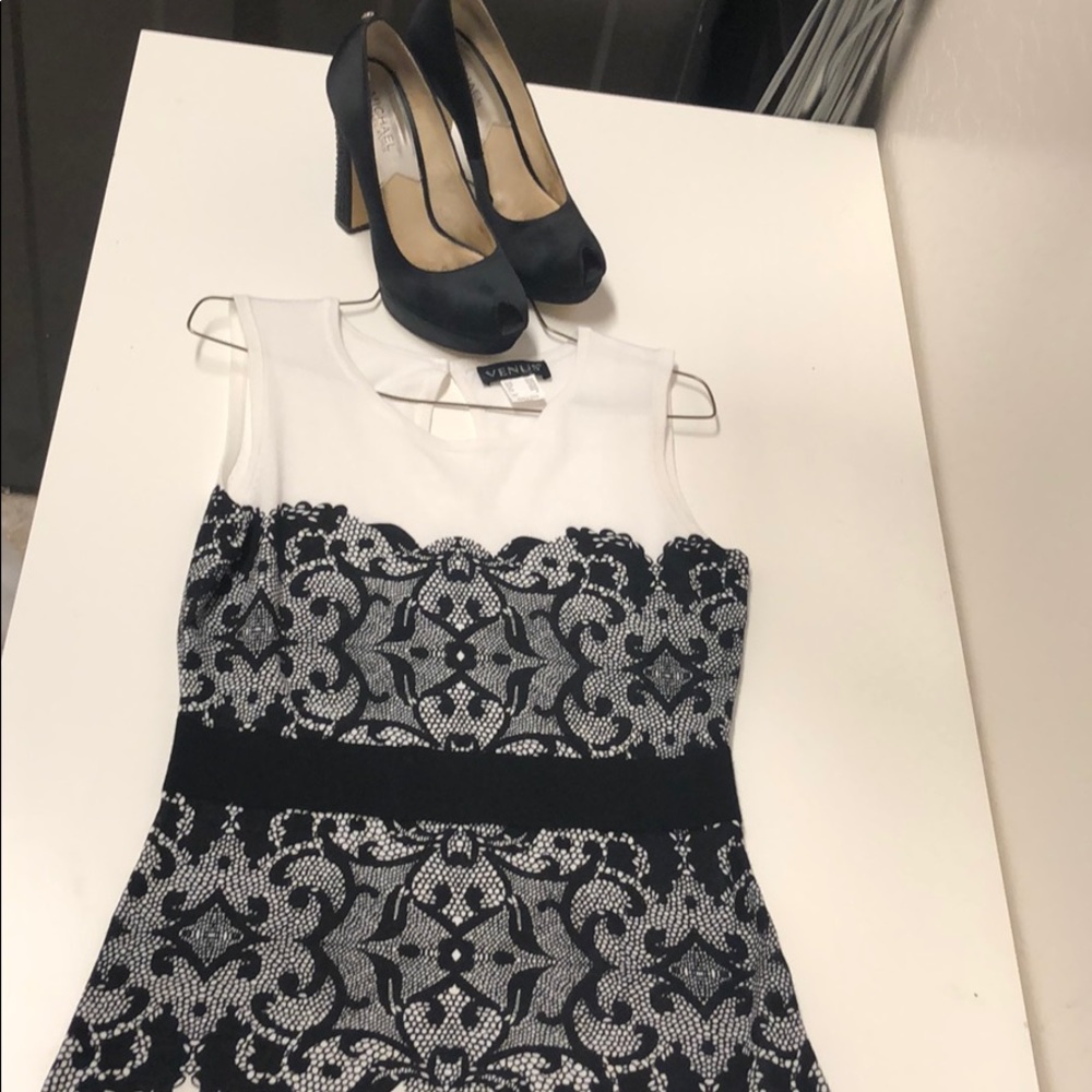 🌹White Tank with Black Lace